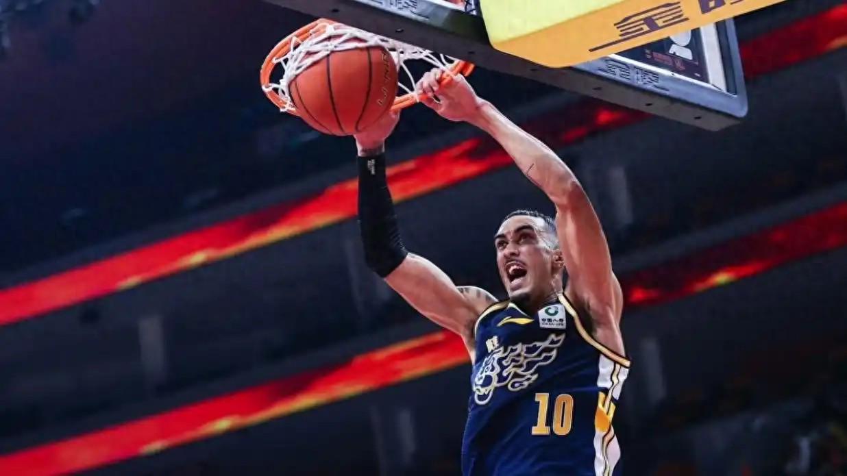 u8在线-广东大胜辽篮风波发酵，奎因回应挑衅被警告，赵继伟复出进程加快